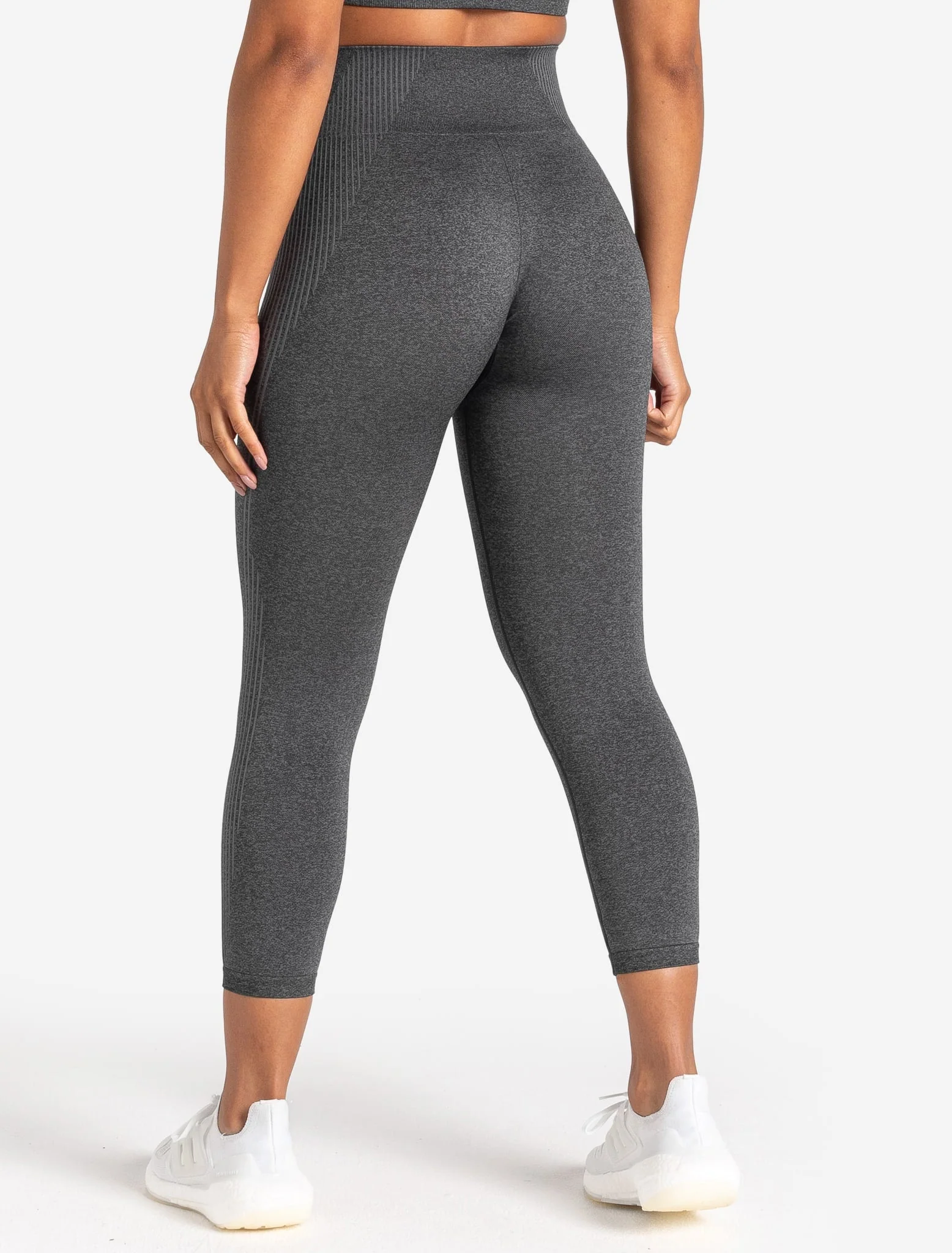 ADAPT 2.0 Seamless 7/8 Leggings - Charcoal - Image 3