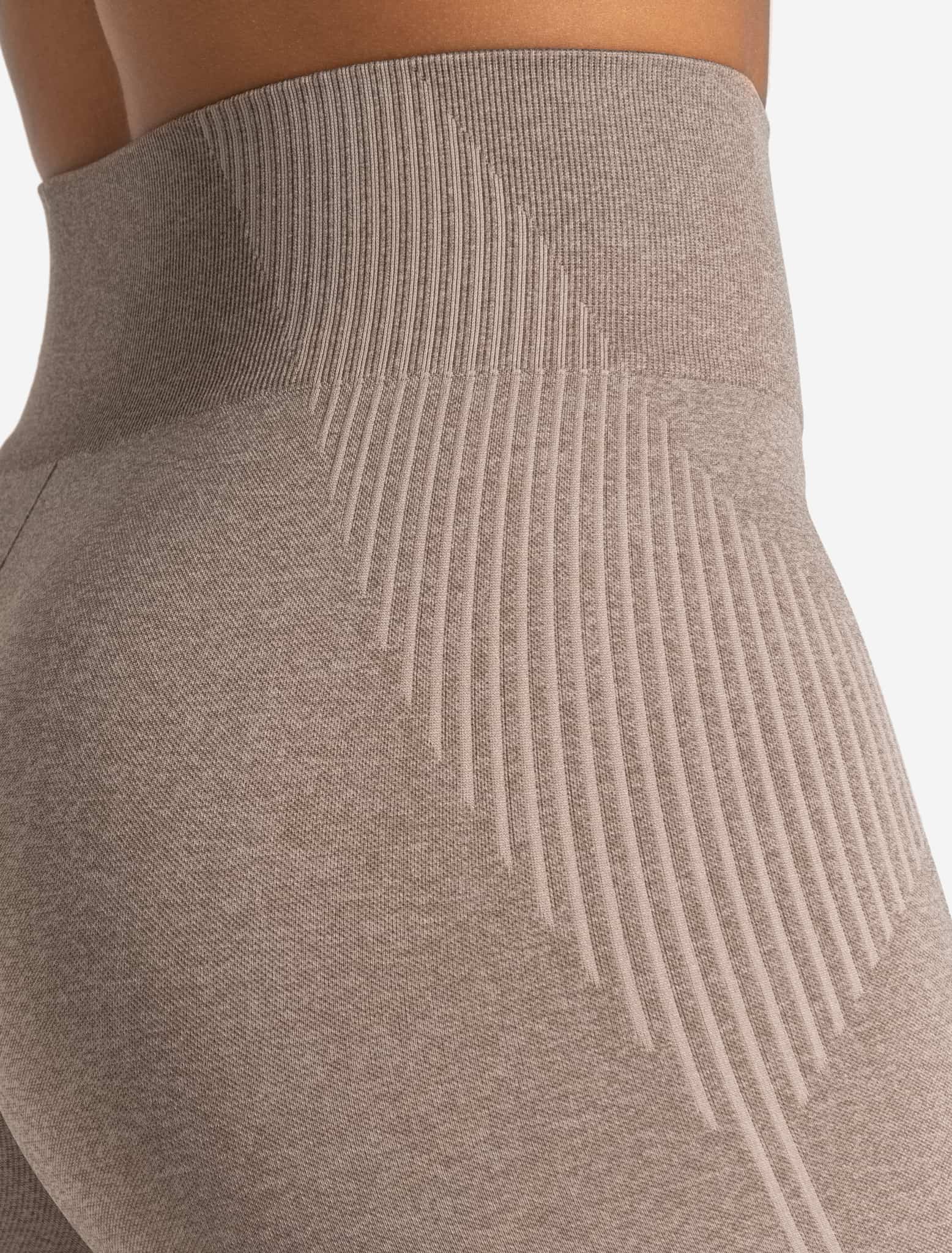ADAPT 2.0 Seamless Leggings - Fawn - Image 6