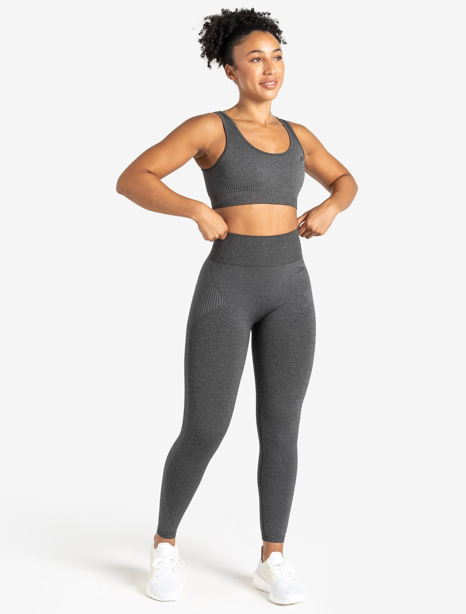 ADAPT 2.0 Seamless Sports Bra - Charcoal - Image 5