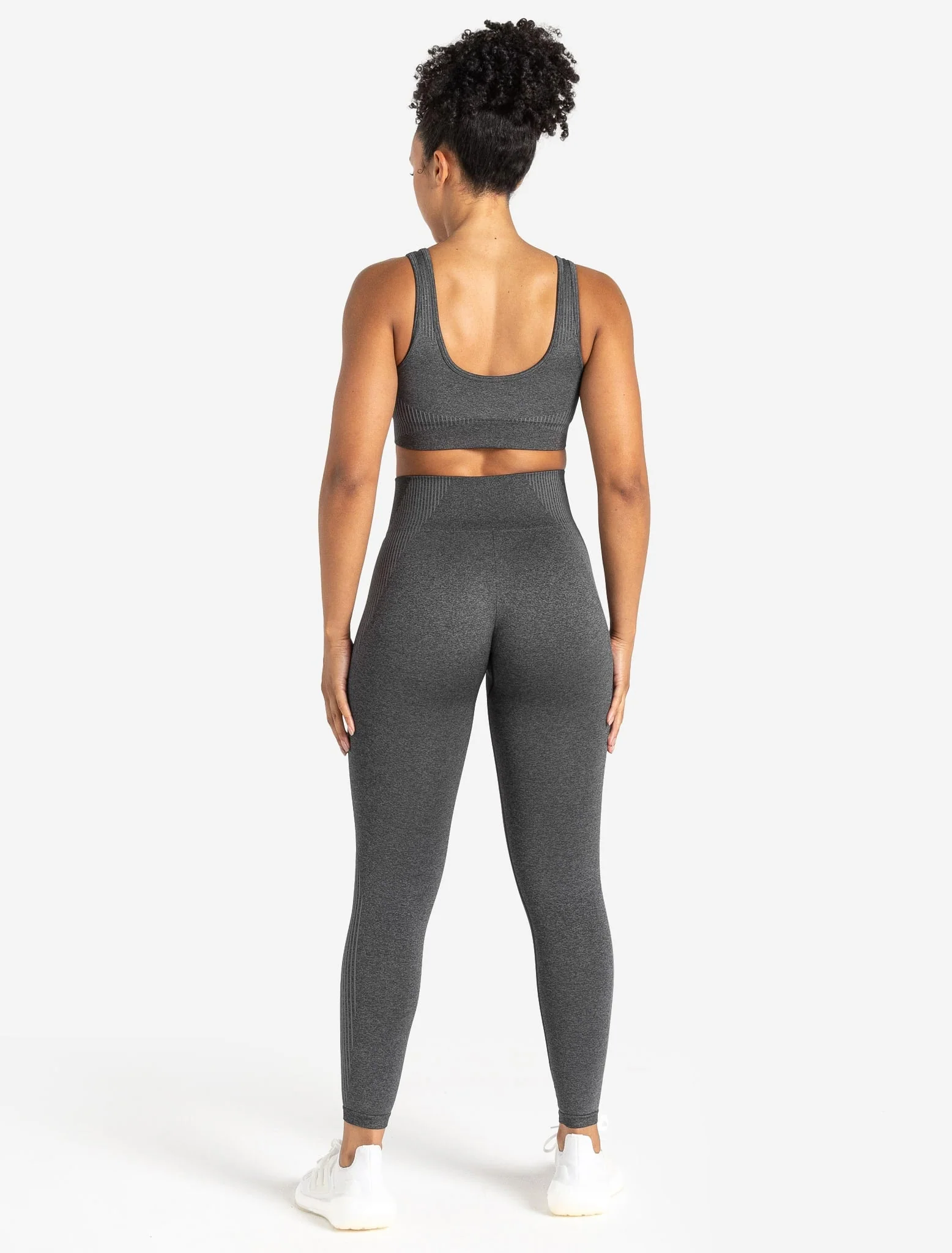 ADAPT 2.0 Seamless Sports Bra - Charcoal - Image 6