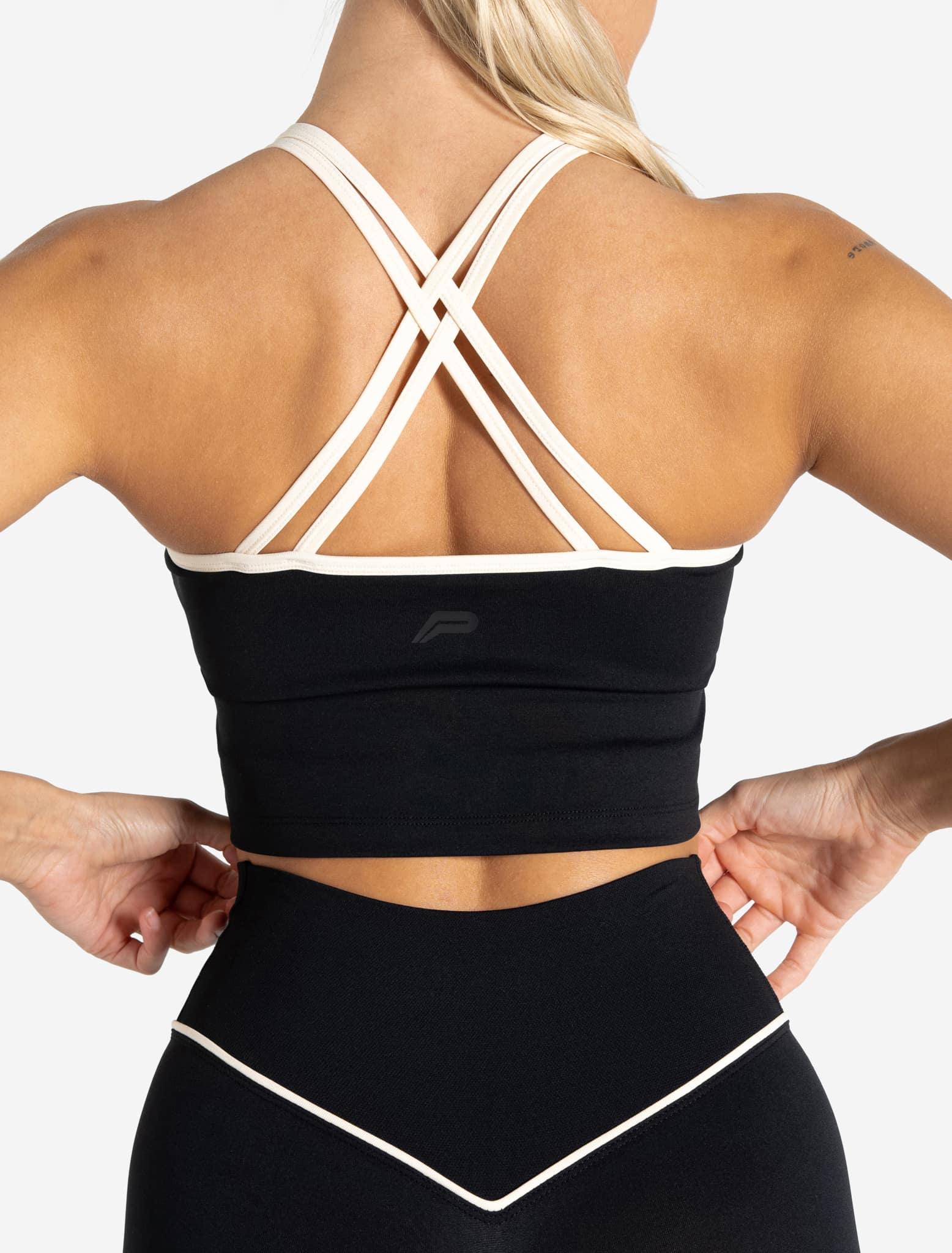 Sculpt Seamless Built-In Bra Tank - Black/Marshmallow - Image 2