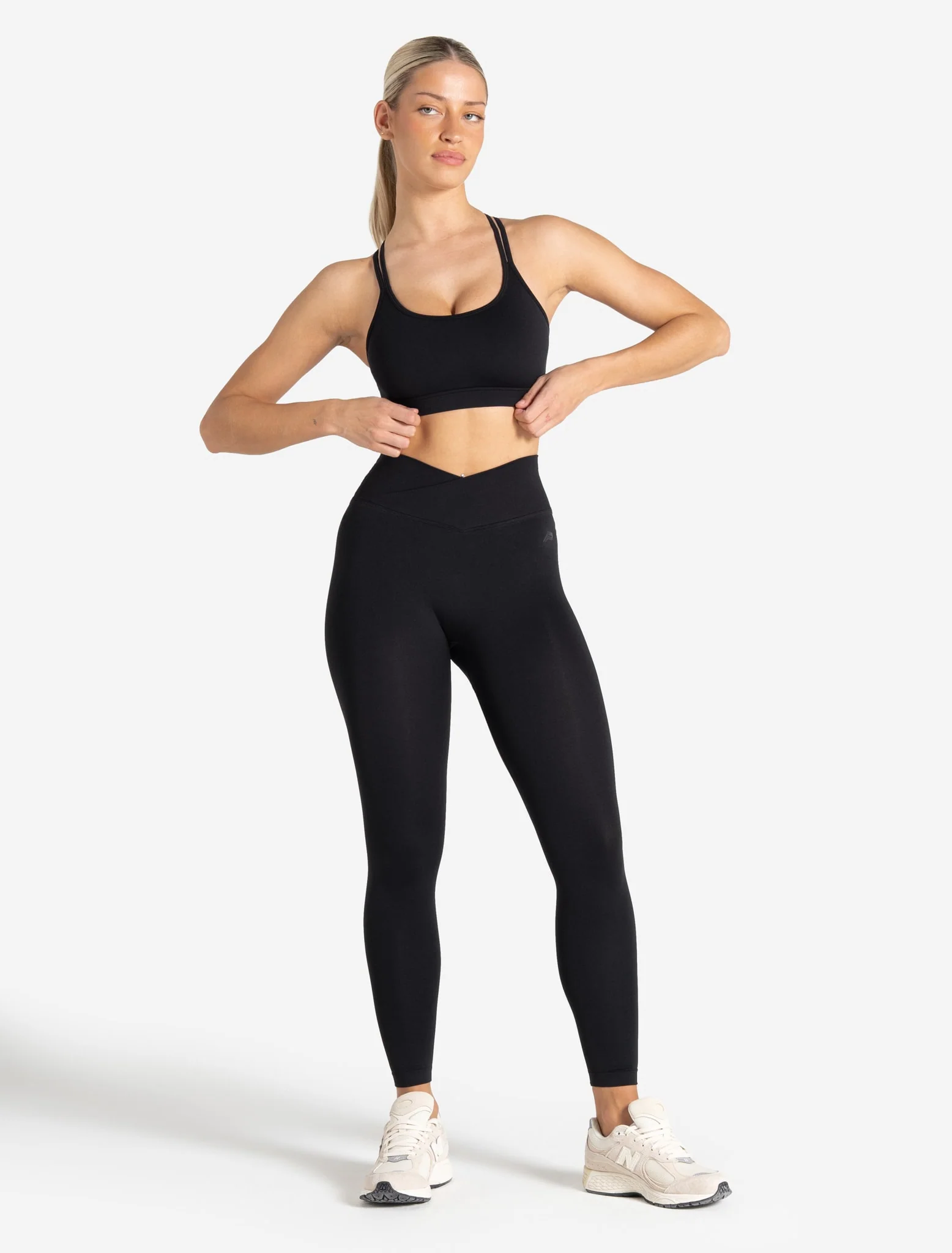 Sculpt Seamless Sports Bra - Black - Image 5