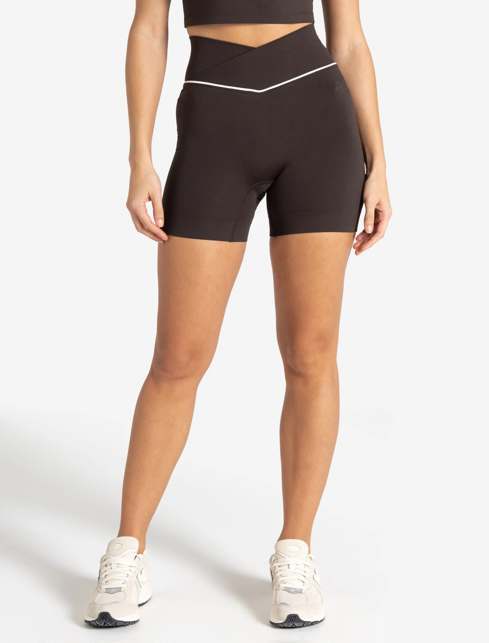 Sculpt Seamless Scrunch Shorts - Espresso/Marshmallow