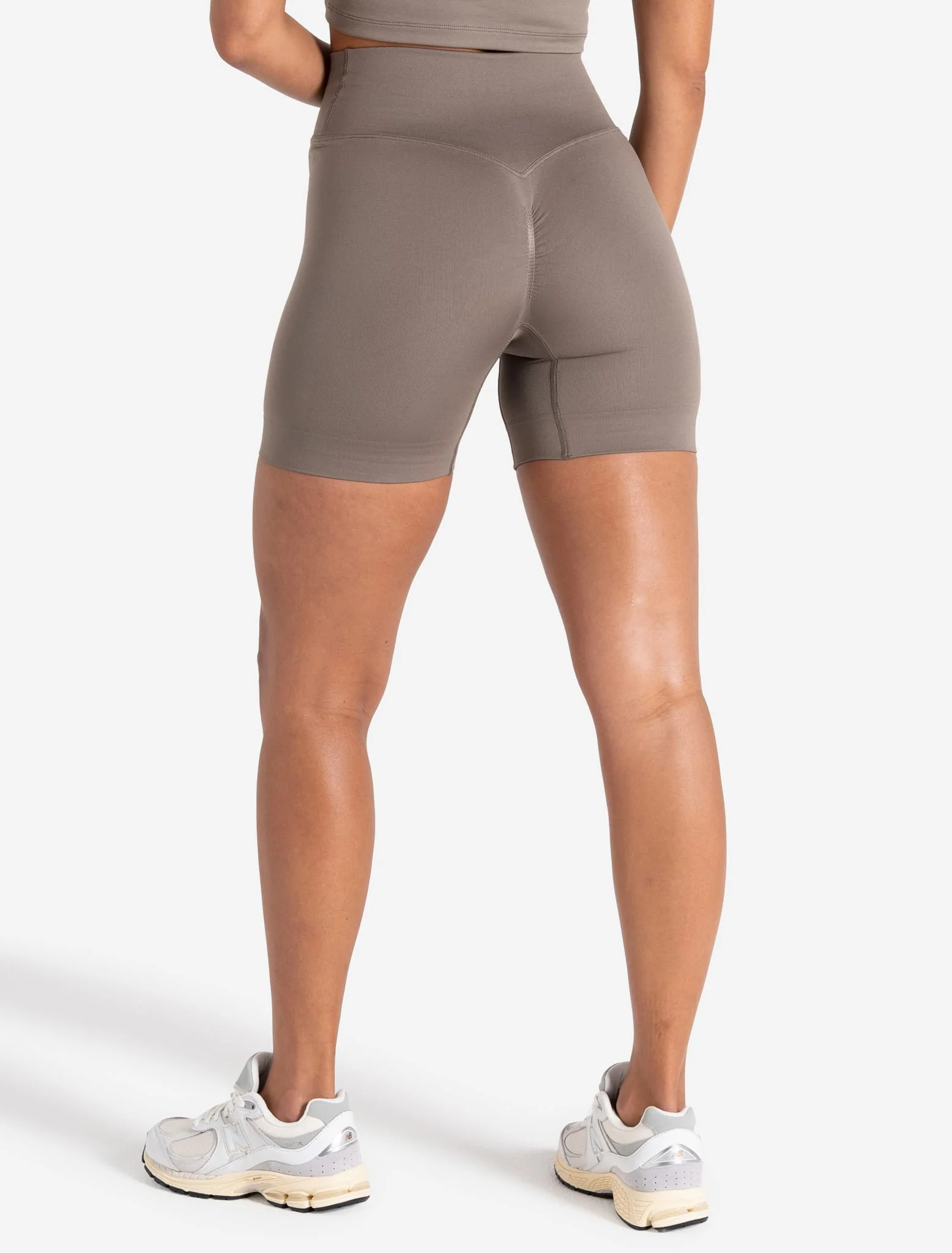 Sculpt Seamless Scrunch Shorts - Taupe - Image 3