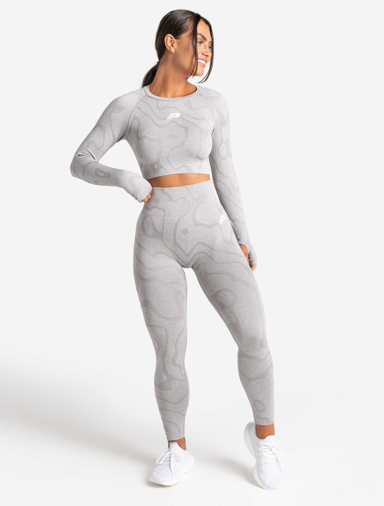 Sustainable Seamless Long Sleeve Crop Top - Cloud Grey - Image 5