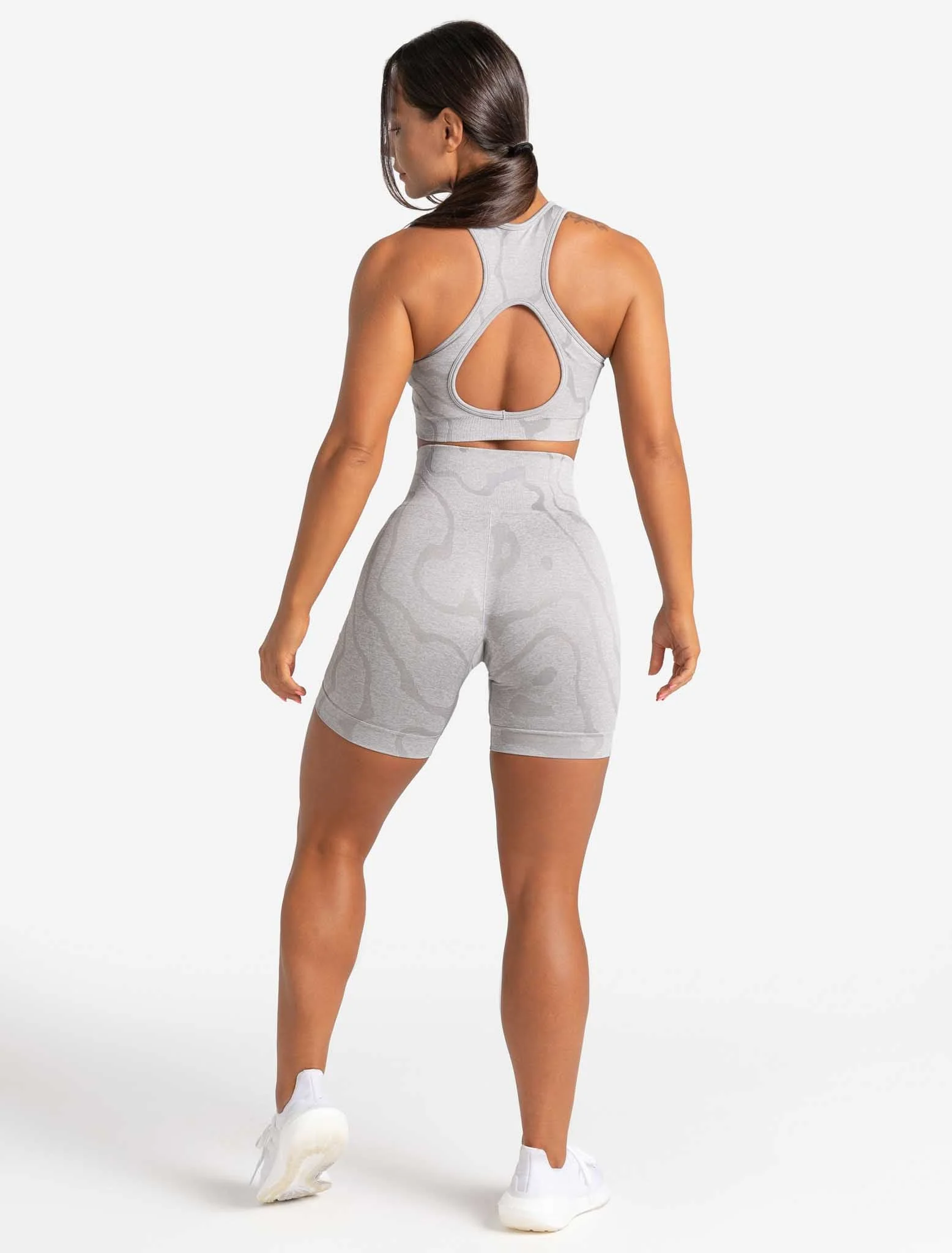 Sustainable Seamless Shorts - Cloud Grey - Image 6