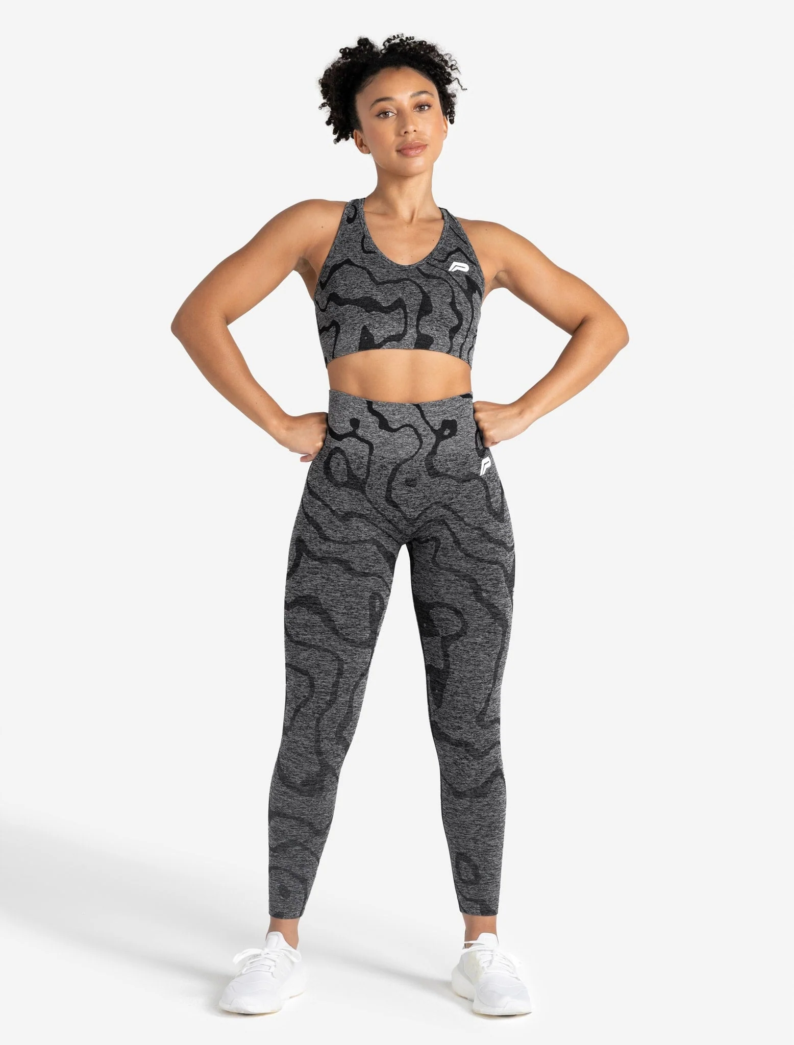 Sustainable Seamless Sports Bra - Black - Image 6