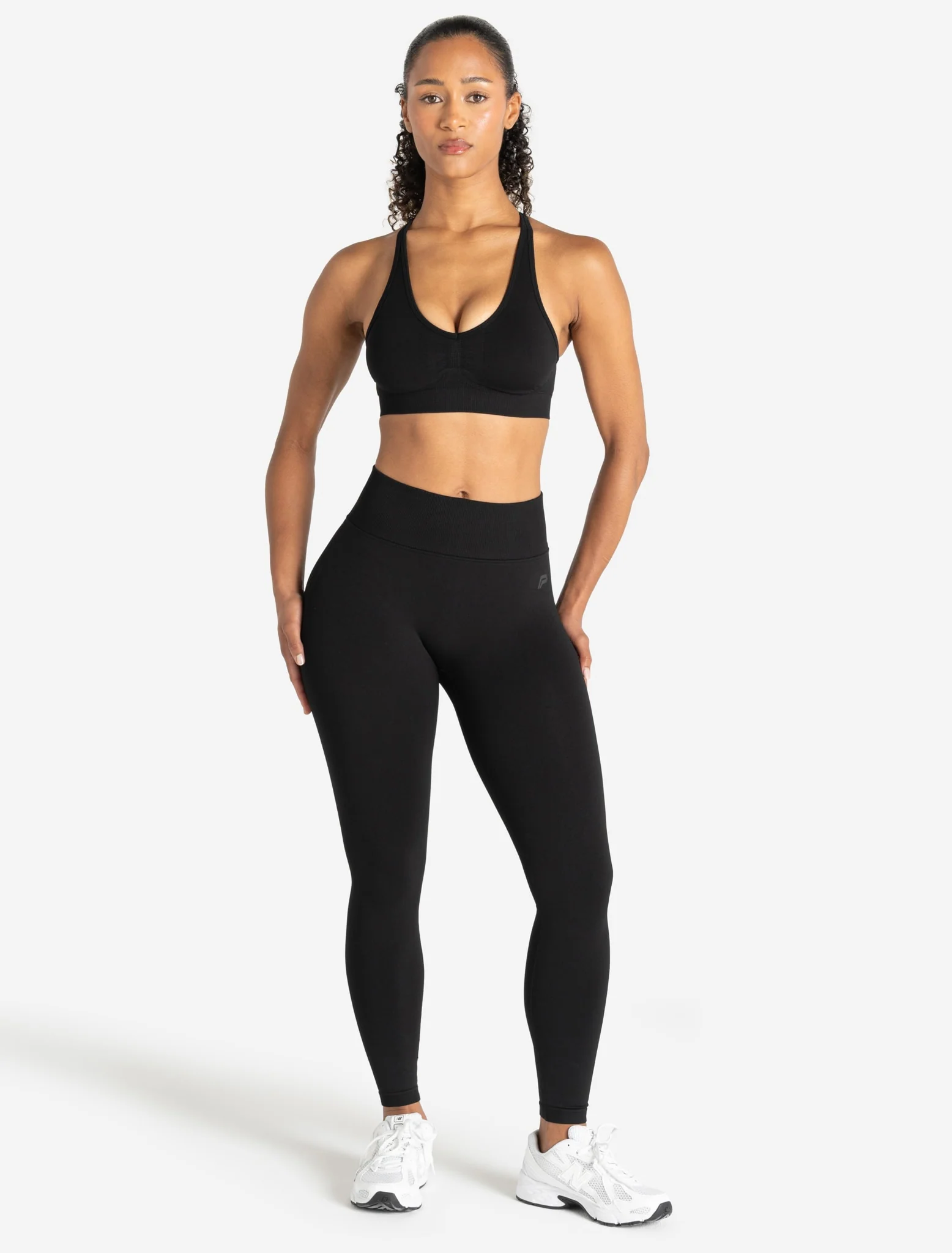 Training Seamless Sports Bra - Black - Image 5